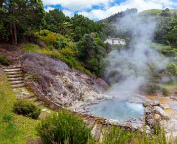 Трекінг в долині гейзерів Вале-даш-Фурнаш - термальний басейн Parque Terra Nostra - вулканічна їжа День 3